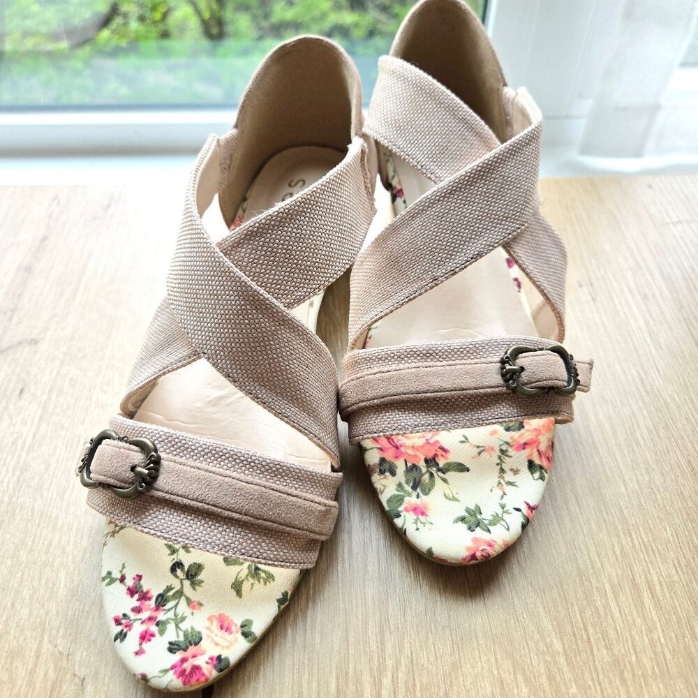Axes Femme Floral Cross-Strappy Slip On Sandals